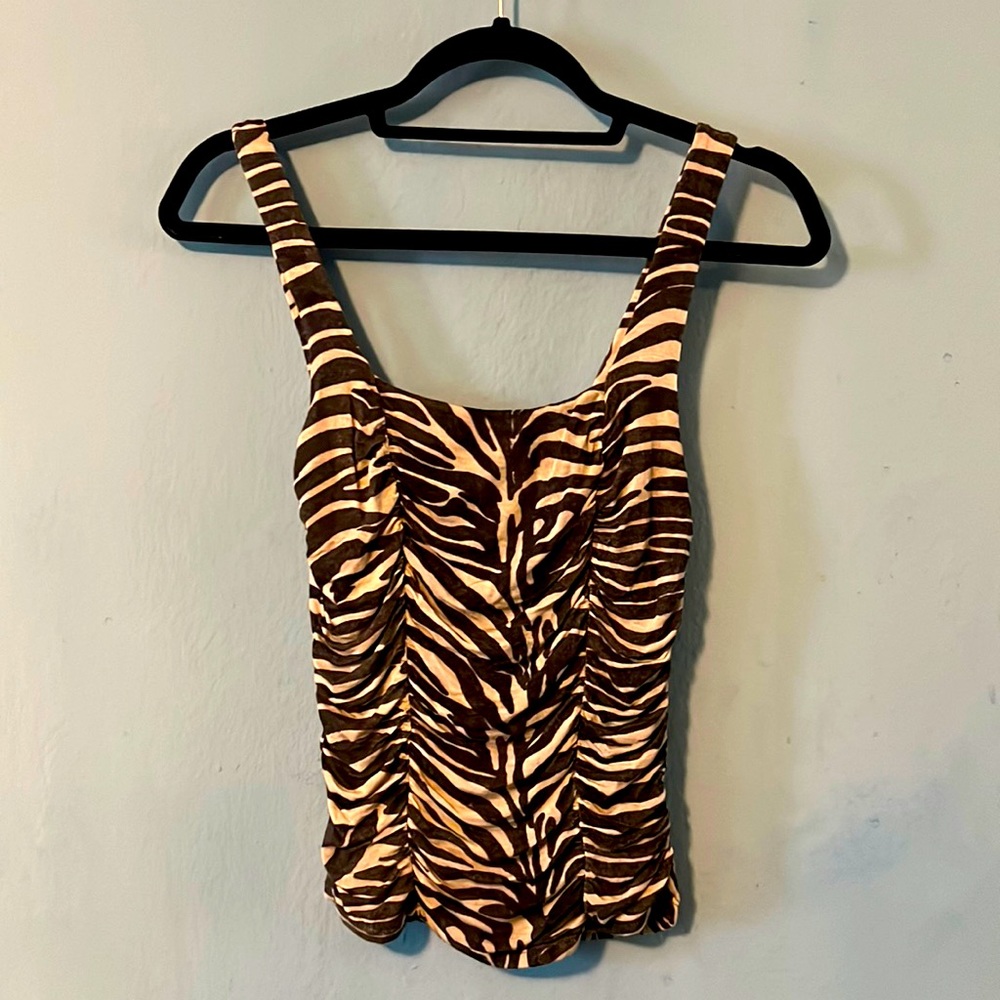 🌟EXPRESS Animal Print Tank Top!